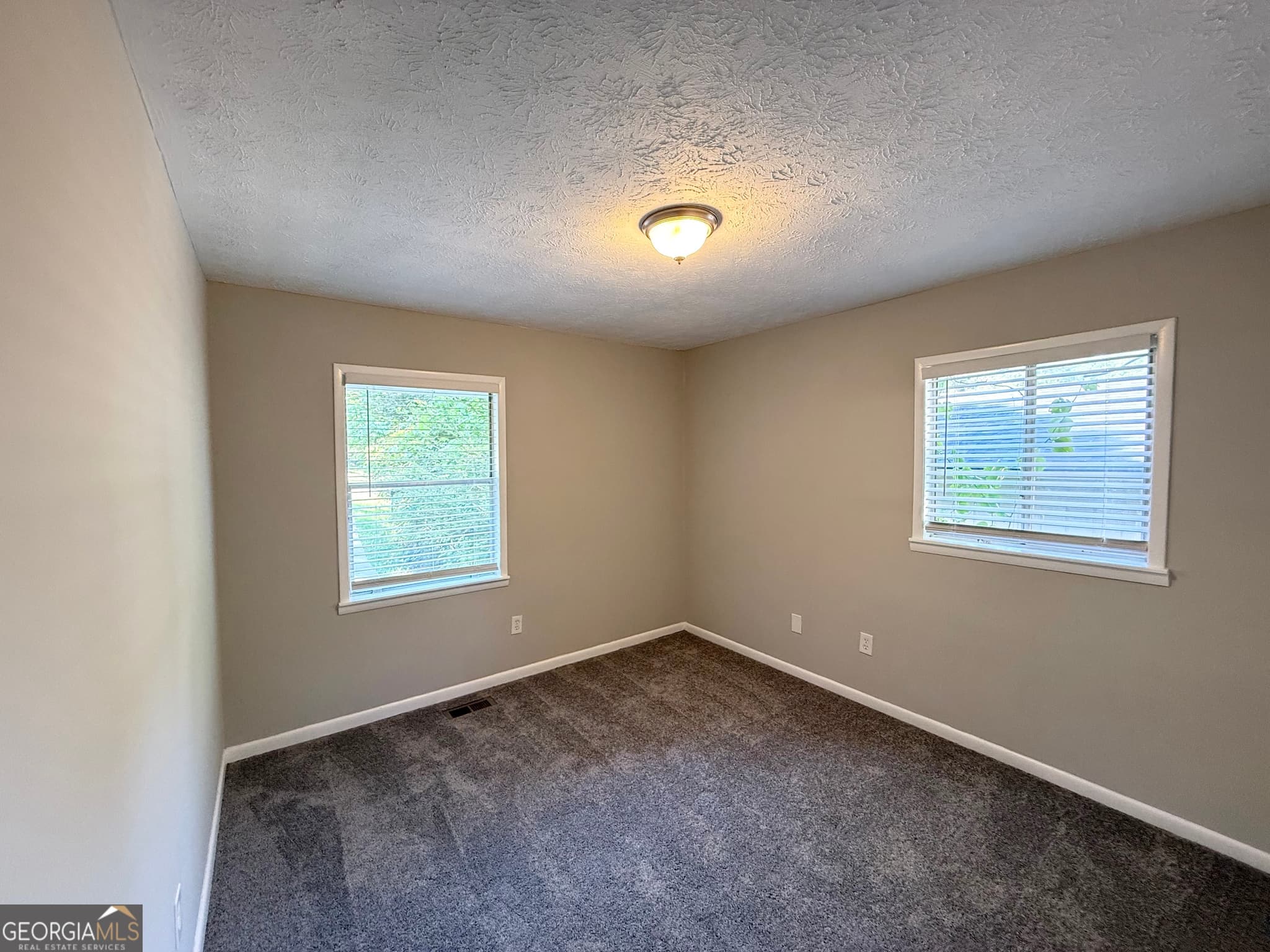 5 bedroom, 2 bathroom, 1,365 sq ft single family residence for sale at 4442 CEDAR RIDGE Trail, Stone Mountain, GA 30083 — photo 5