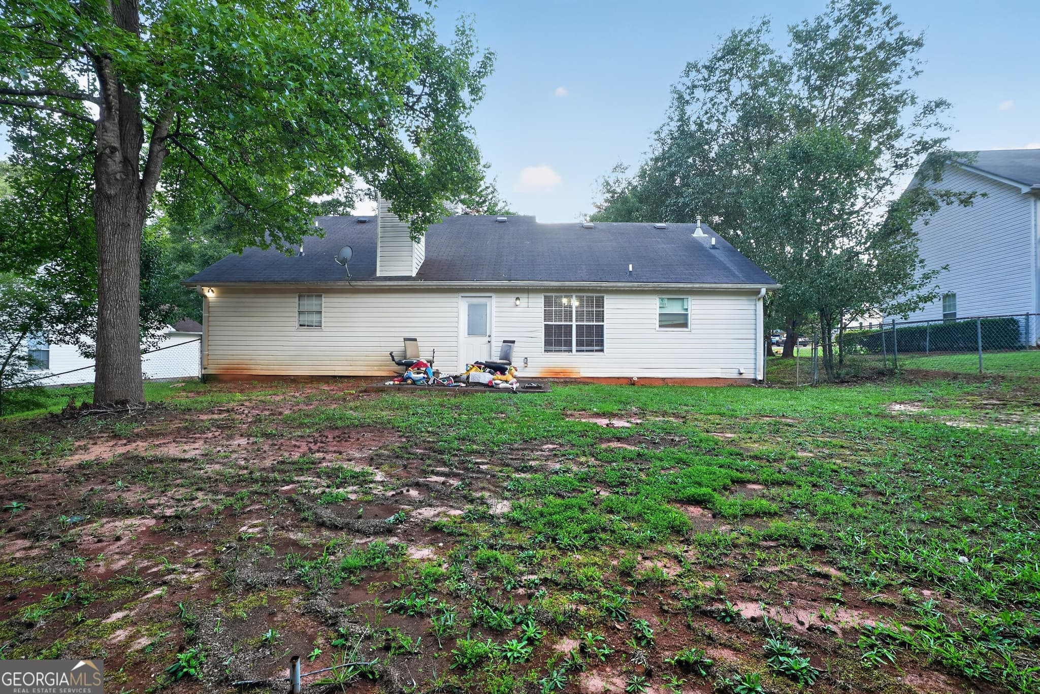3 bedroom, 2 bathroom, 1,252 sq ft single family residence for sale at 3050 Regal Drive, Mcdonough, GA 30253 — photo 2