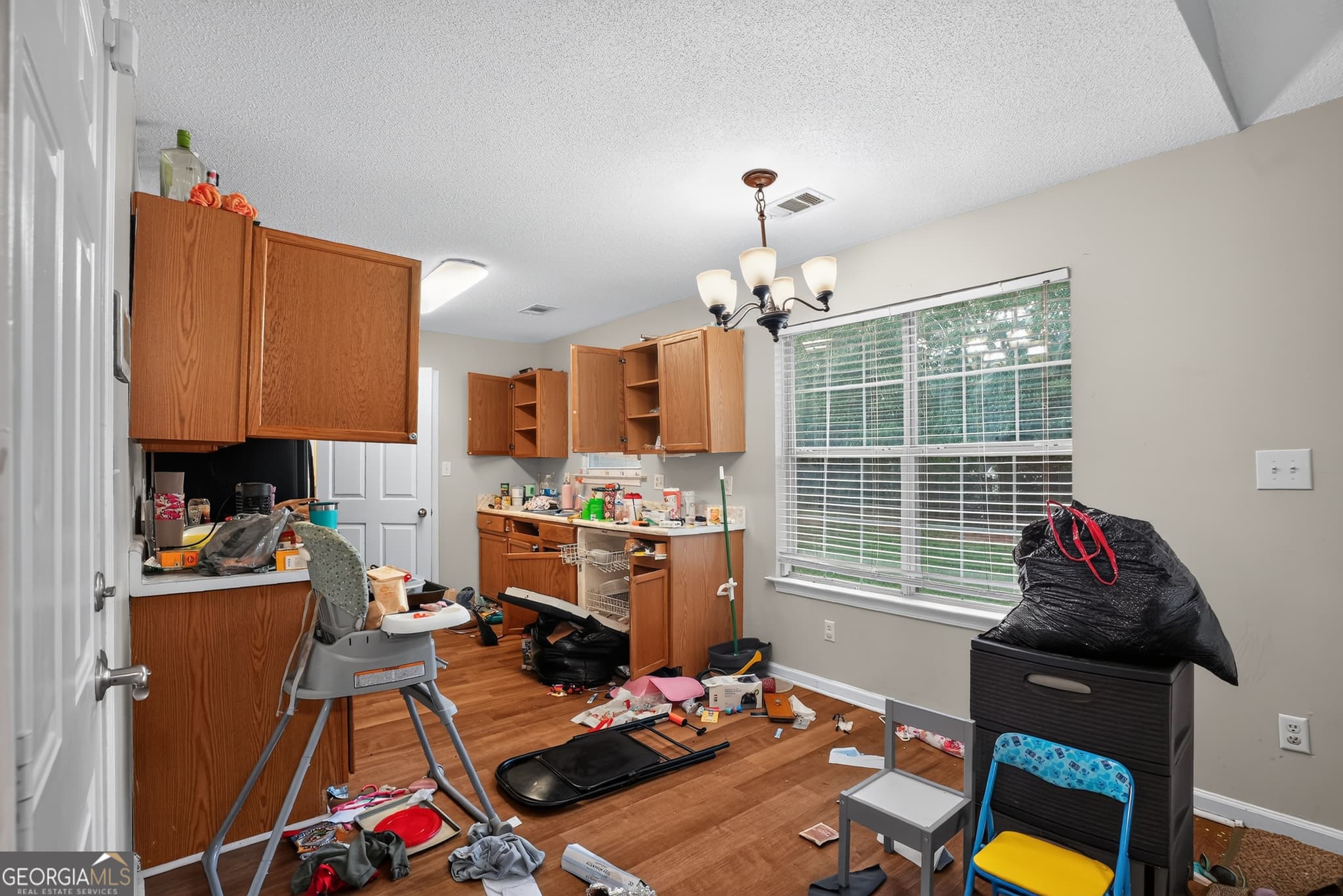 3 bedroom, 2 bathroom, 1,252 sq ft single family residence for sale at 3050 Regal Drive, Mcdonough, GA 30253 — photo 6