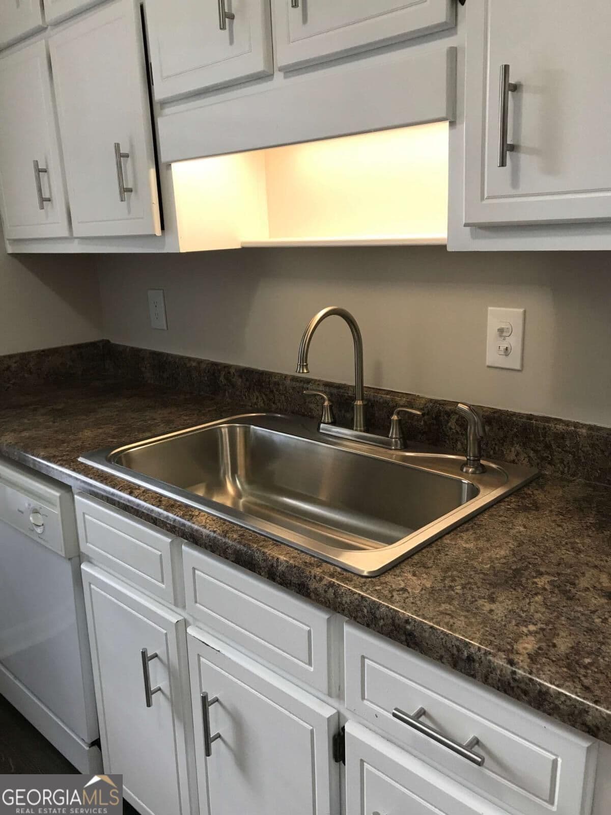 3 bedroom, 2 bathroom, 1,251 sq ft single family residence for rent at 108 Linden Lane, Peachtree City, GA 30269 for $2,250 a month — photo 7