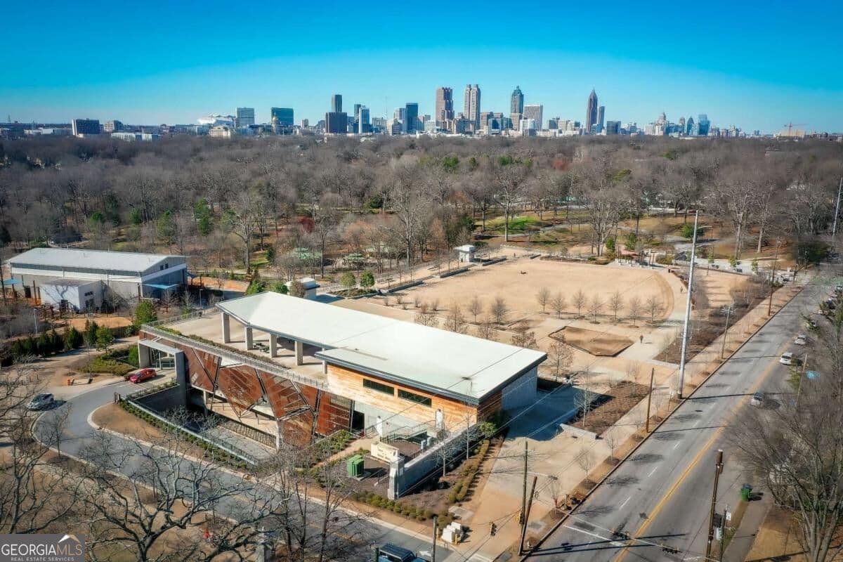 5 bedroom, 4 bathroom, 2,514 sq ft single family residence for sale at 1073 Benteen Avenue, Atlanta, GA 30312 — photo 9