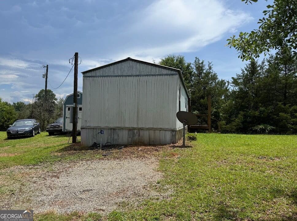 5 bedroom, 3 bathroom, 2,000 sq ft single family residence for sale at 26 Leanne Drive, Hartwell, GA 30643 — photo 6
