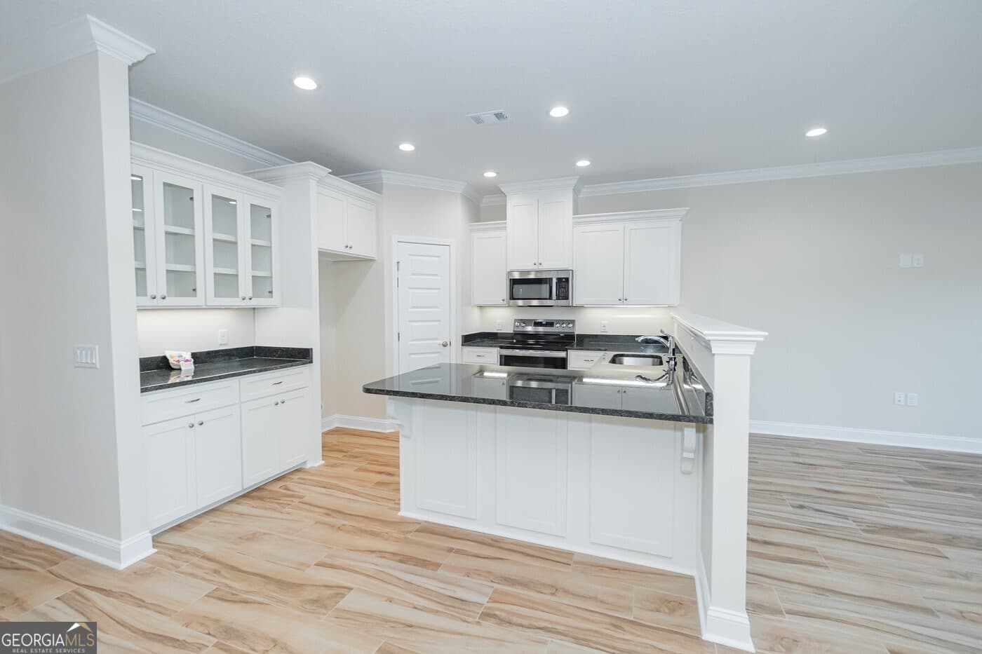3 bedroom, 2 bathroom, 1,876 sq ft single family residence for sale at 210 The Villas Way, Kingsland, GA 31548 — photo 3