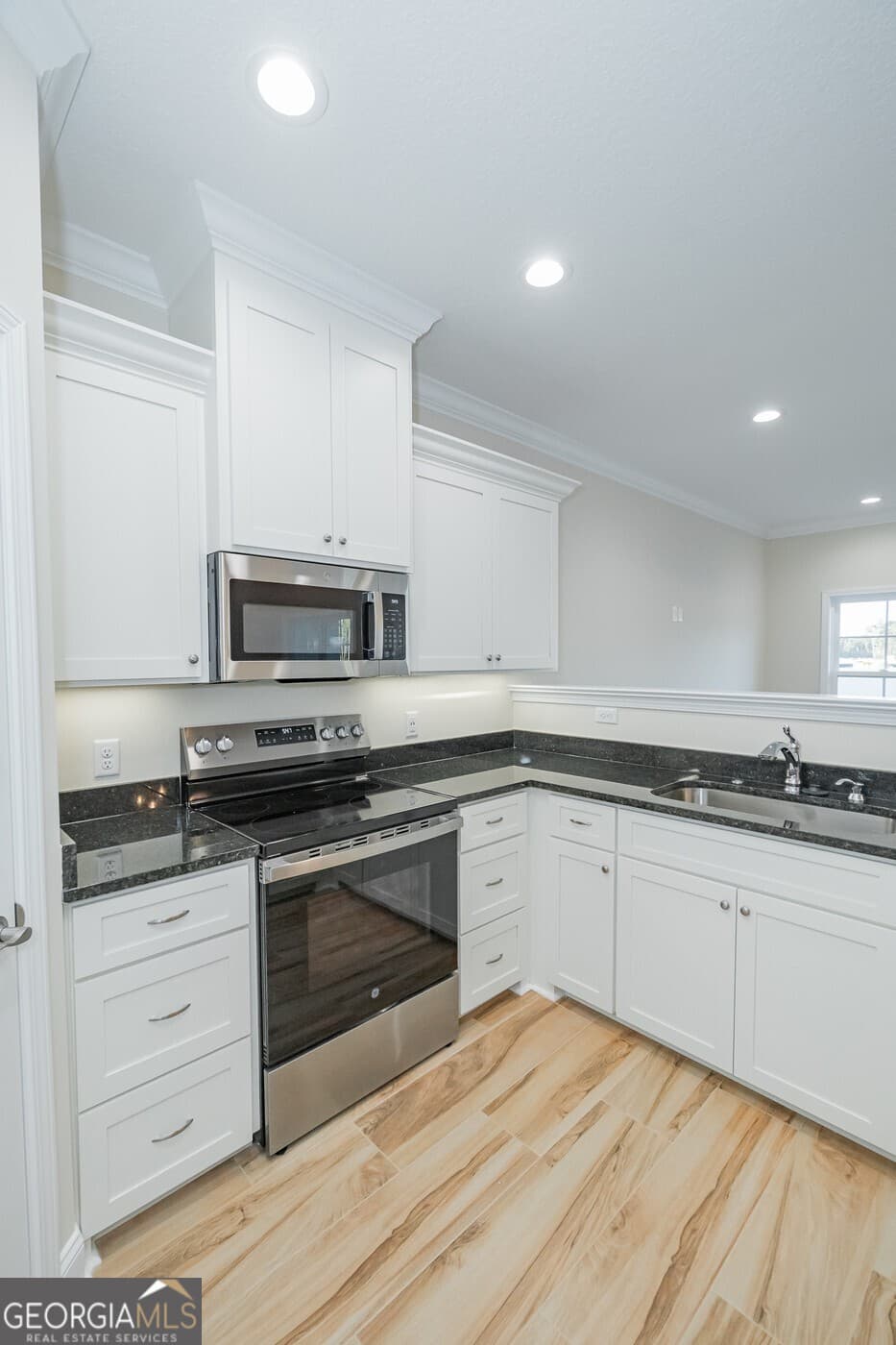 3 bedroom, 2 bathroom, 1,876 sq ft single family residence for sale at 210 The Villas Way, Kingsland, GA 31548 — photo 5