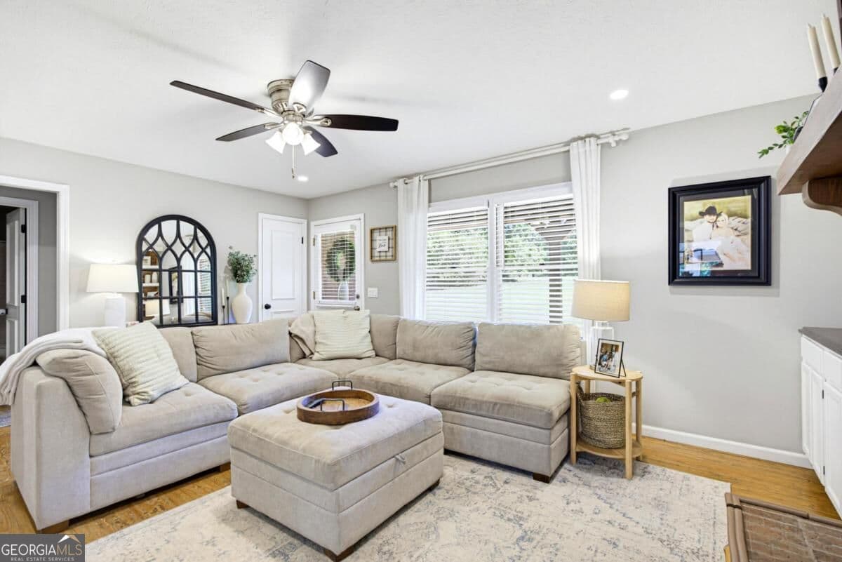 3 bedroom, 2 bathroom, 1,700 sq ft single family residence for sale at 1519 Bar J Road, Temple, GA 30179 — photo 8
