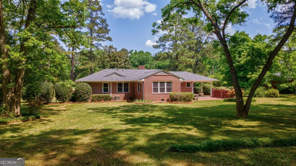 3 bedroom, 2 bathroom, 1,960 sq ft single family residence for sale at 1310 Lincolnton, Washington, GA 30673 — photo 3