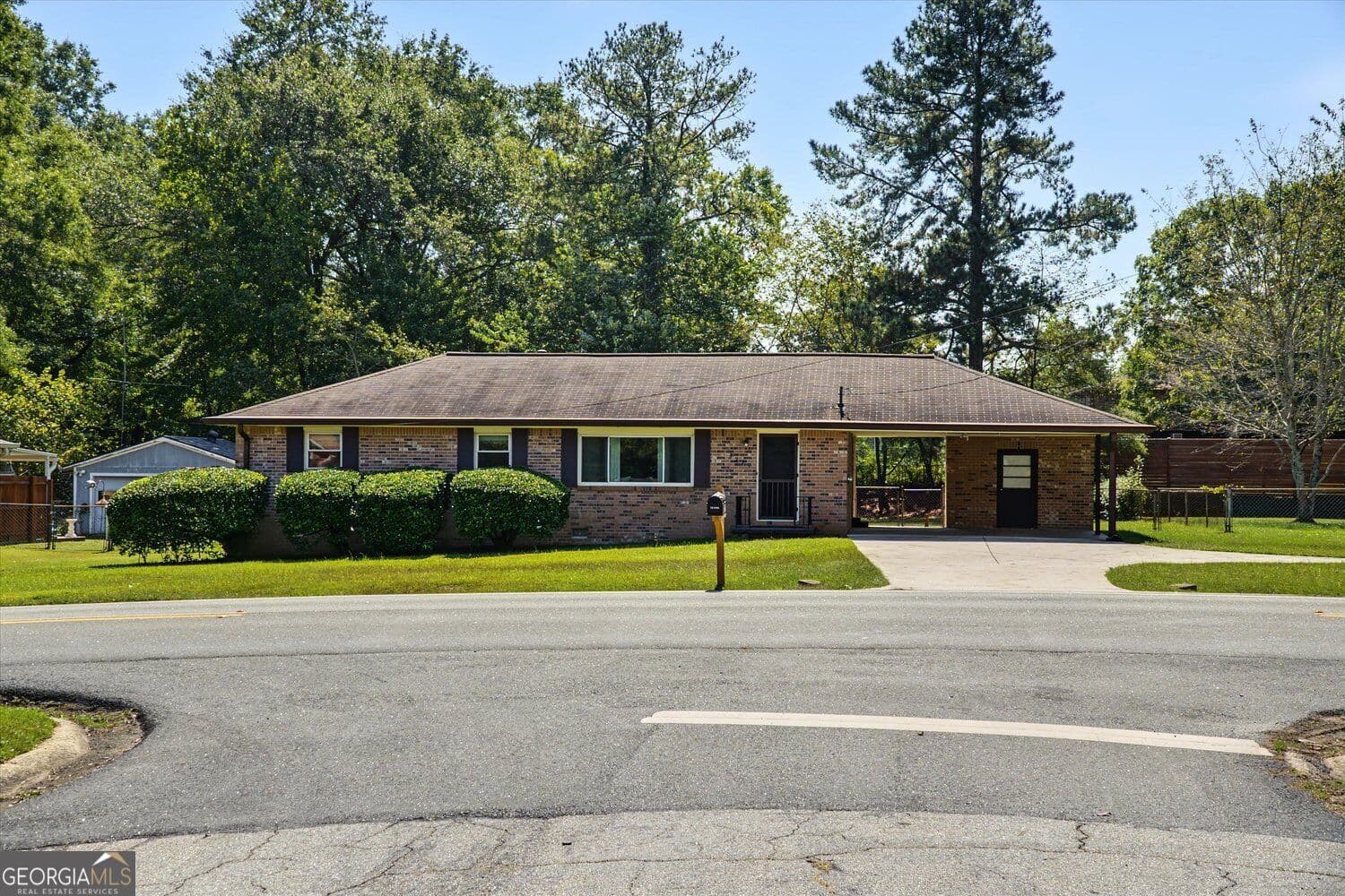 3 bedroom, 2 bathroom, 1,248 sq ft single family residence for sale at 2275 Hurt Road, Marietta, GA 30008 — photo 3