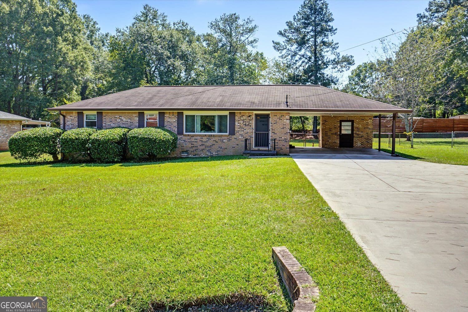 3 bedroom, 2 bathroom, 1,248 sq ft single family residence for sale at 2275 Hurt Road, Marietta, GA 30008 — photo 1 of 42