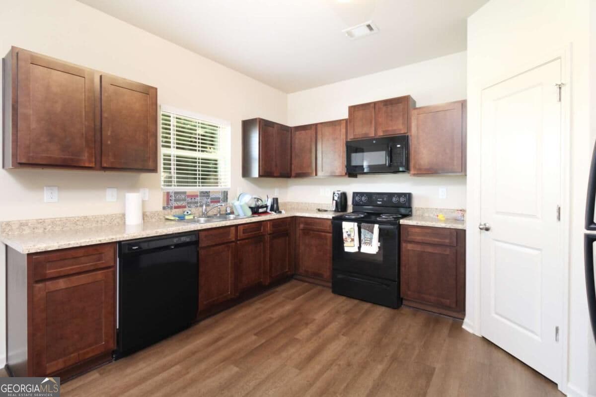 4 bedroom, 2.5 bathroom, 1,889 sq ft single family residence for sale at 219 Morning Drive, Athens, GA 30606 — photo 6