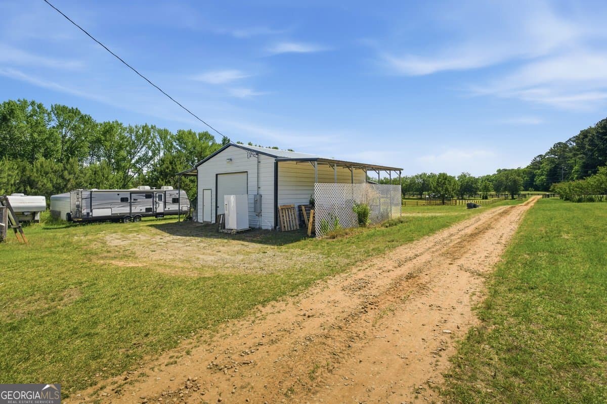 3 bedroom, 2 bathroom, 1,750 sq ft single family residence for sale at 1465 Thurston Snow Road, Good Hope, GA 30641 — photo 9