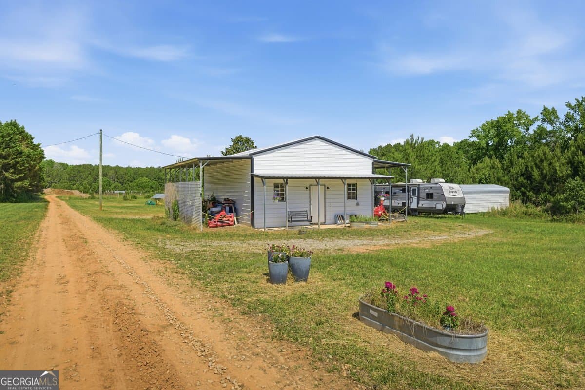 3 bedroom, 2 bathroom, 1,750 sq ft single family residence for sale at 1465 Thurston Snow Road, Good Hope, GA 30641 — photo 8