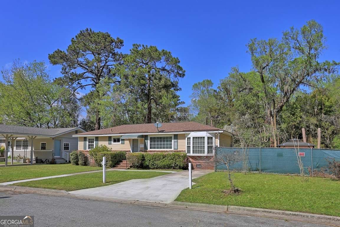 3 bedroom, 1 bathroom single family residence for sale at 2444 E 39Th Street, Savannah, GA 31404 — photo 4