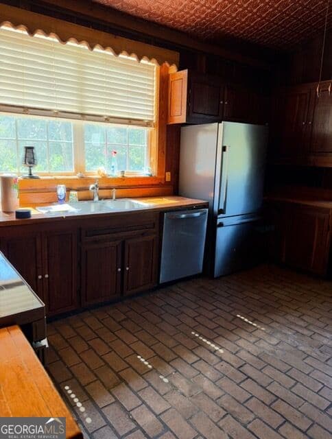 3 bedroom, 2 bathroom, 2,128 sq ft single family residence for sale at 807 Academy Avenue, Waynesboro, GA 30830 — photo 4