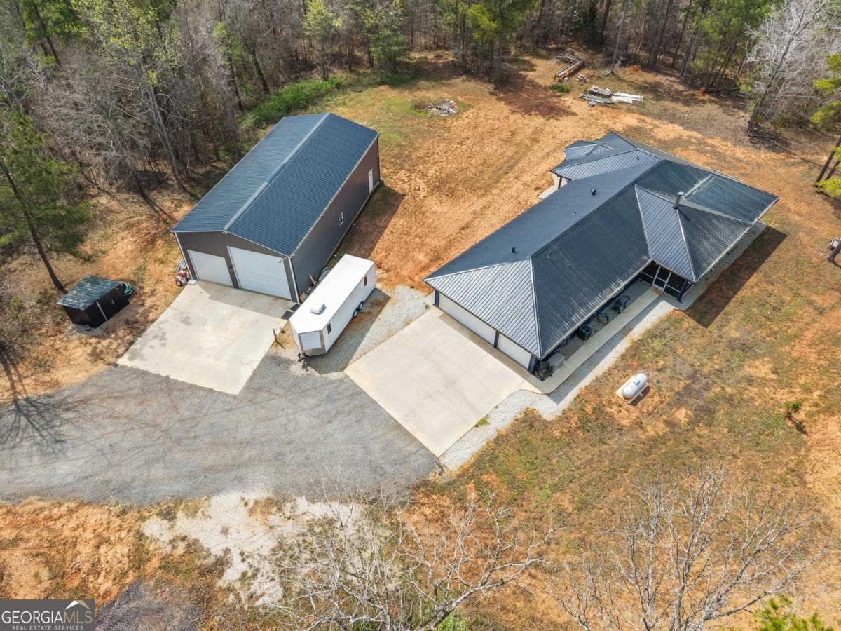 3 bedroom, 2 bathroom, 2,232 sq ft single family residence for sale at 862 Monticello Road, Eatonton, GA 31024 — photo 2