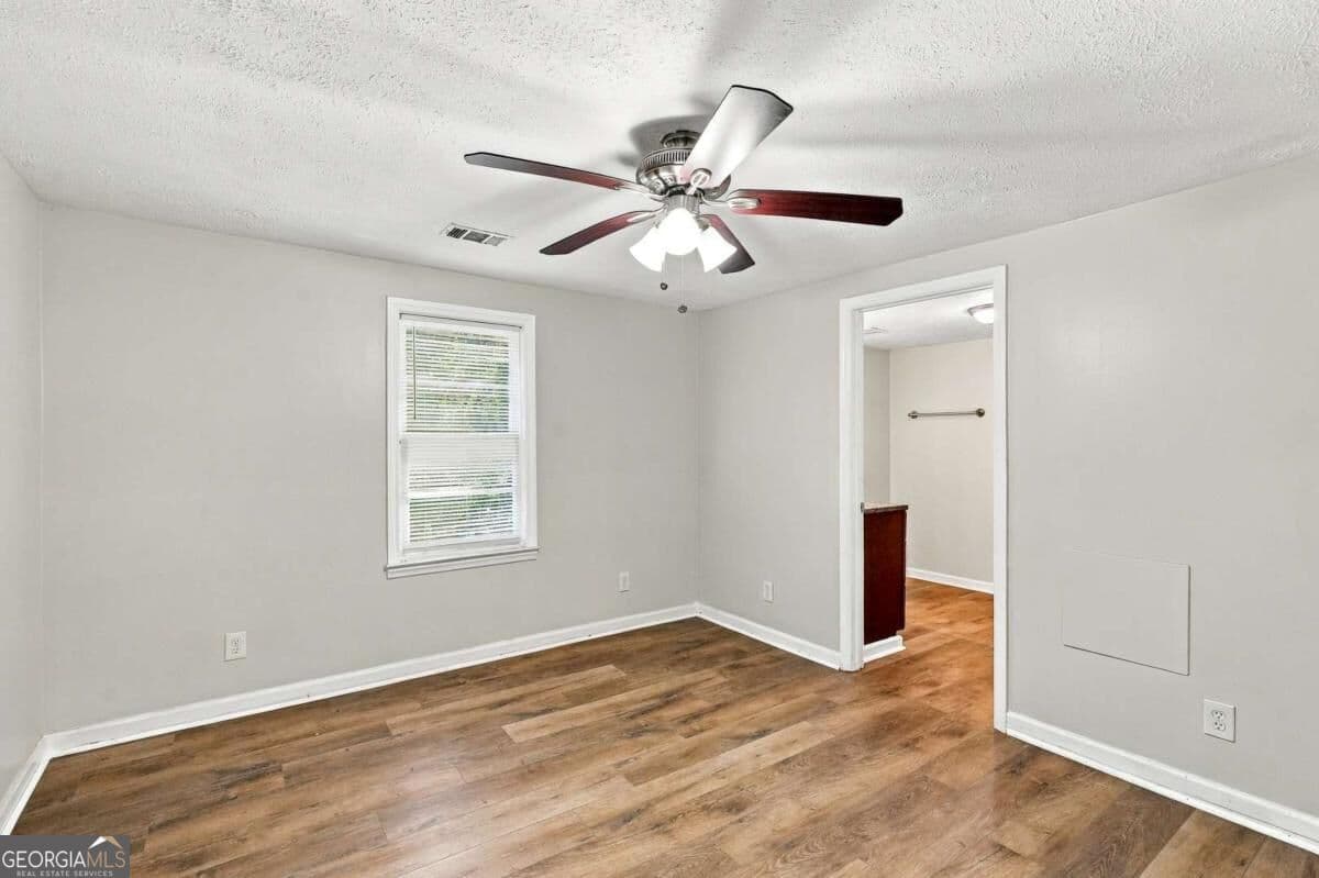 4 bedroom, 2.5 bathroom, 1,598 sq ft single family residence for sale at 1095 S Burnt Hickory Road, Douglasville, GA 30134 — photo 10