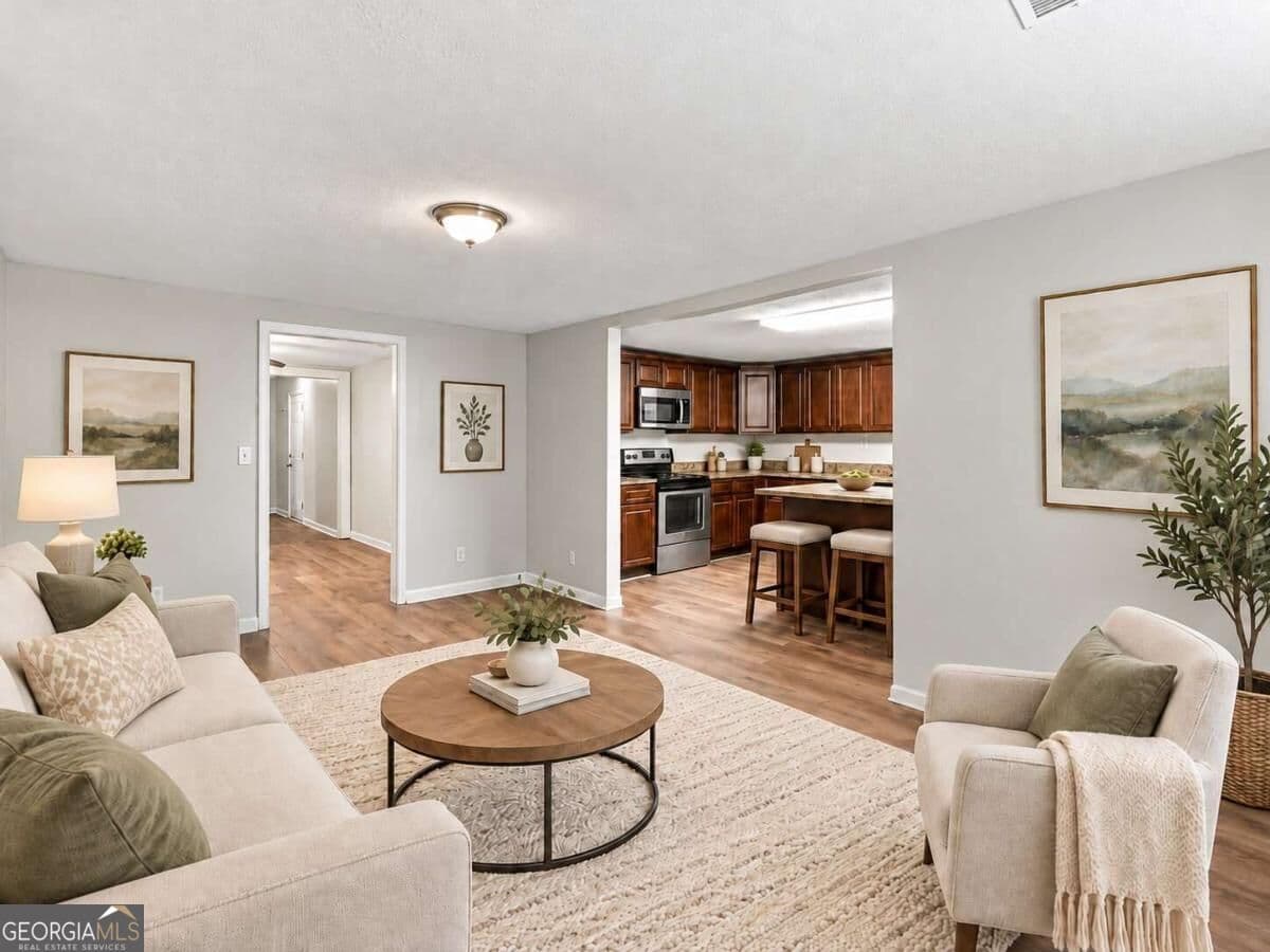 4 bedroom, 2.5 bathroom, 1,598 sq ft single family residence for sale at 1095 S Burnt Hickory Road, Douglasville, GA 30134 — photo 4