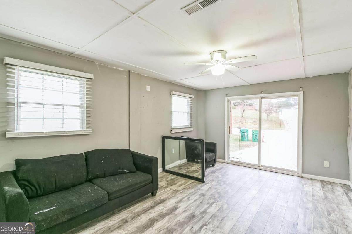 5 bedroom, 2 bathroom, 2,281 sq ft single family residence for sale at 927 Slash Pine Road, Forest Park, GA 30297 — photo 9