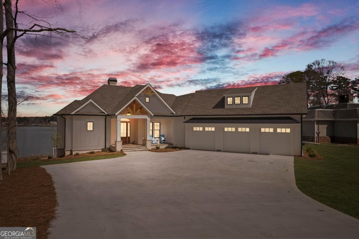 4 bedroom, 4 bathroom, 4,333 sq ft single family residence for sale at 161 W Lakeview Drive, Milledgeville, GA 31061 — photo 2