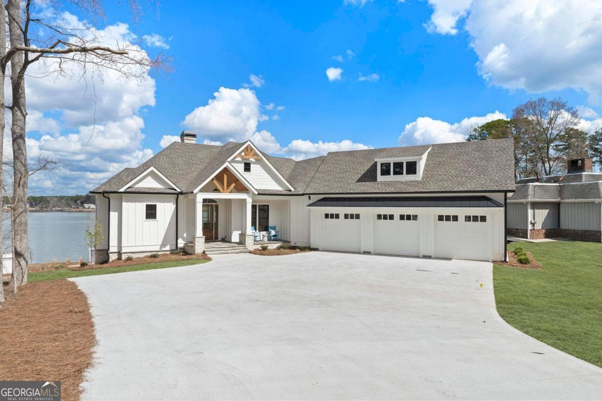 4 bedroom, 4 bathroom, 4,333 sq ft single family residence for sale at 161 W Lakeview Drive, Milledgeville, GA 31061 — photo 1 of 74