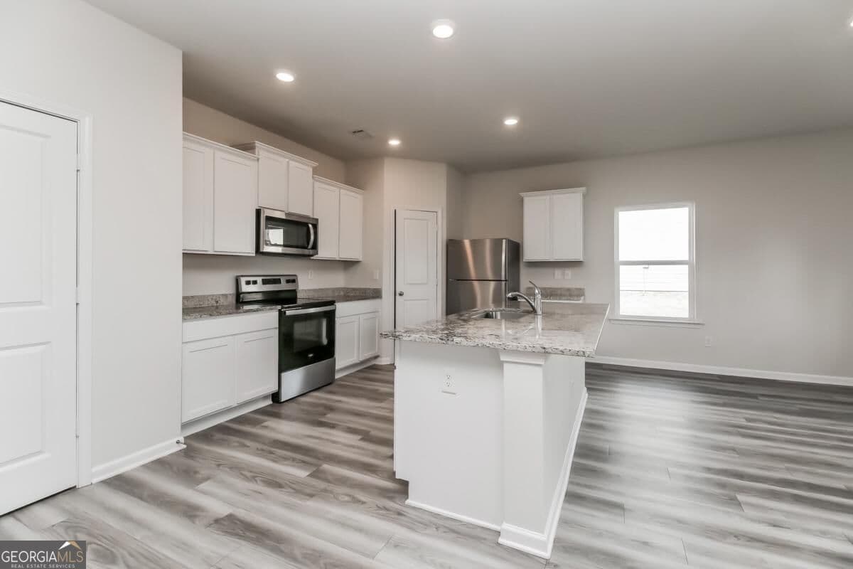 4 bedroom, 2.5 bathroom, 1,848 sq ft single family residence for sale at 160 Avondale Boulevard, Conyers, GA 30013 — photo 7