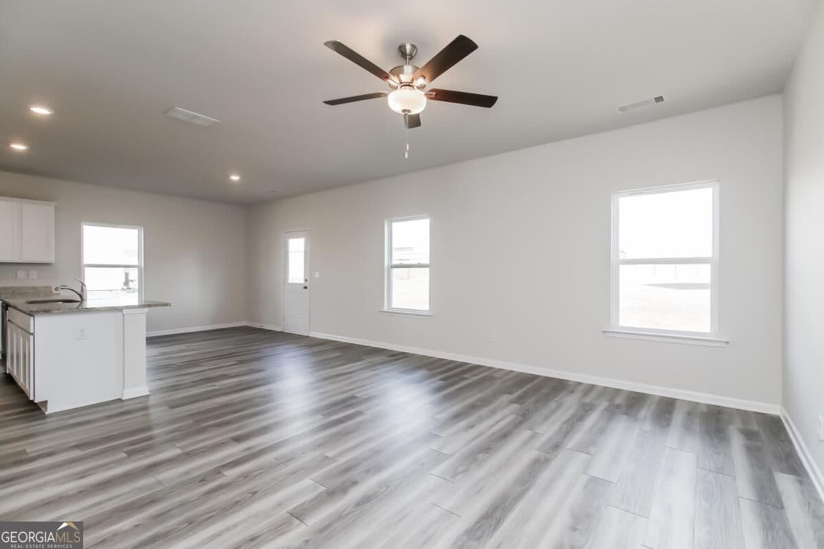 4 bedroom, 2.5 bathroom, 1,848 sq ft single family residence for sale at 160 Avondale Boulevard, Conyers, GA 30013 — photo 3