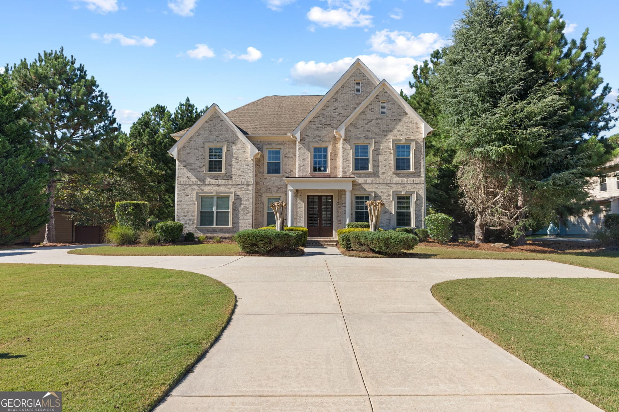 4 bedroom, 3.5 bathroom, 3,918 sq ft single family residence for sale at 125 Delamere Place, Tyrone, GA 30290 — photo 2