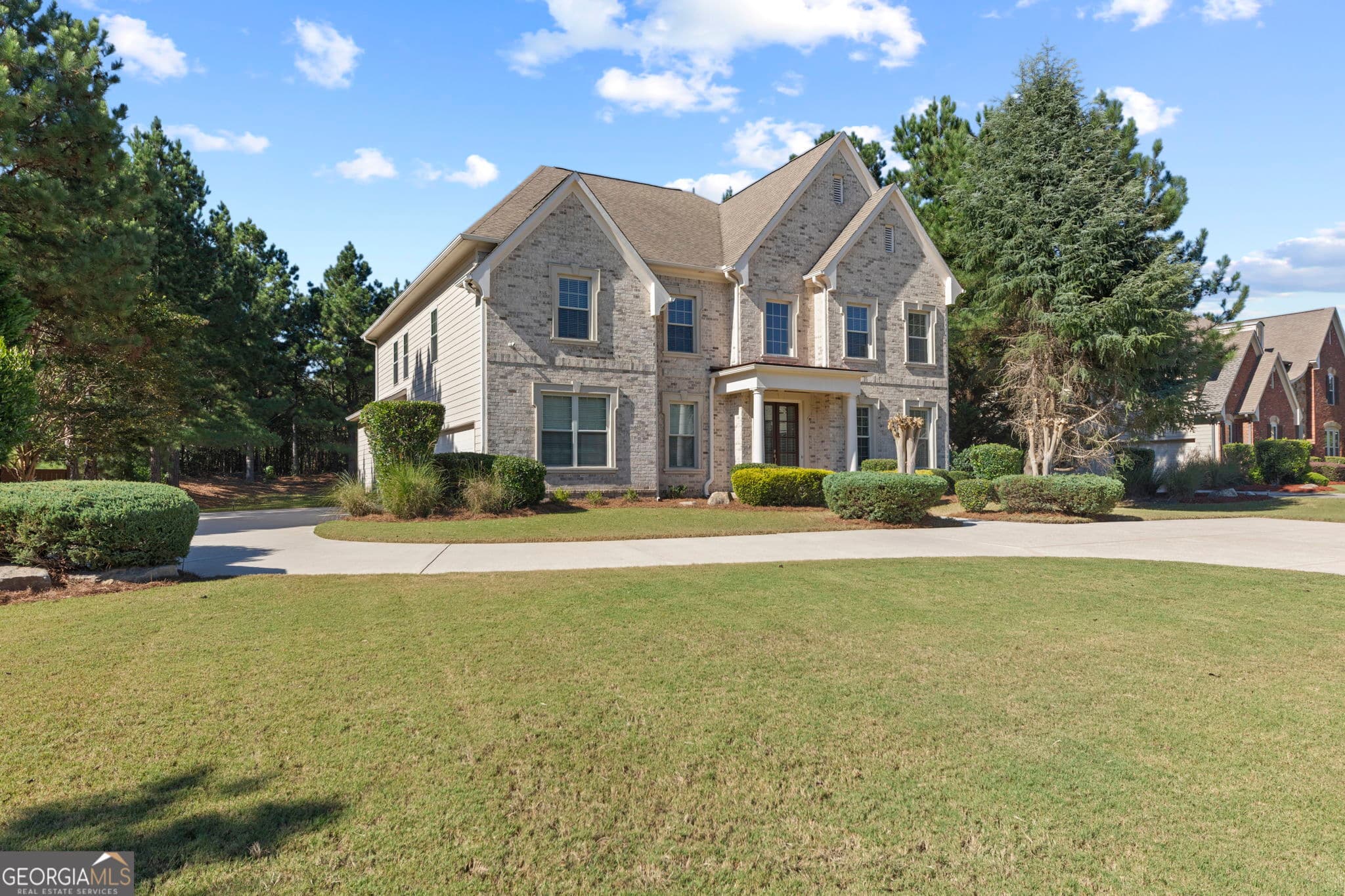4 bedroom, 3.5 bathroom, 3,918 sq ft single family residence for sale at 125 Delamere Place, Tyrone, GA 30290 — photo 4