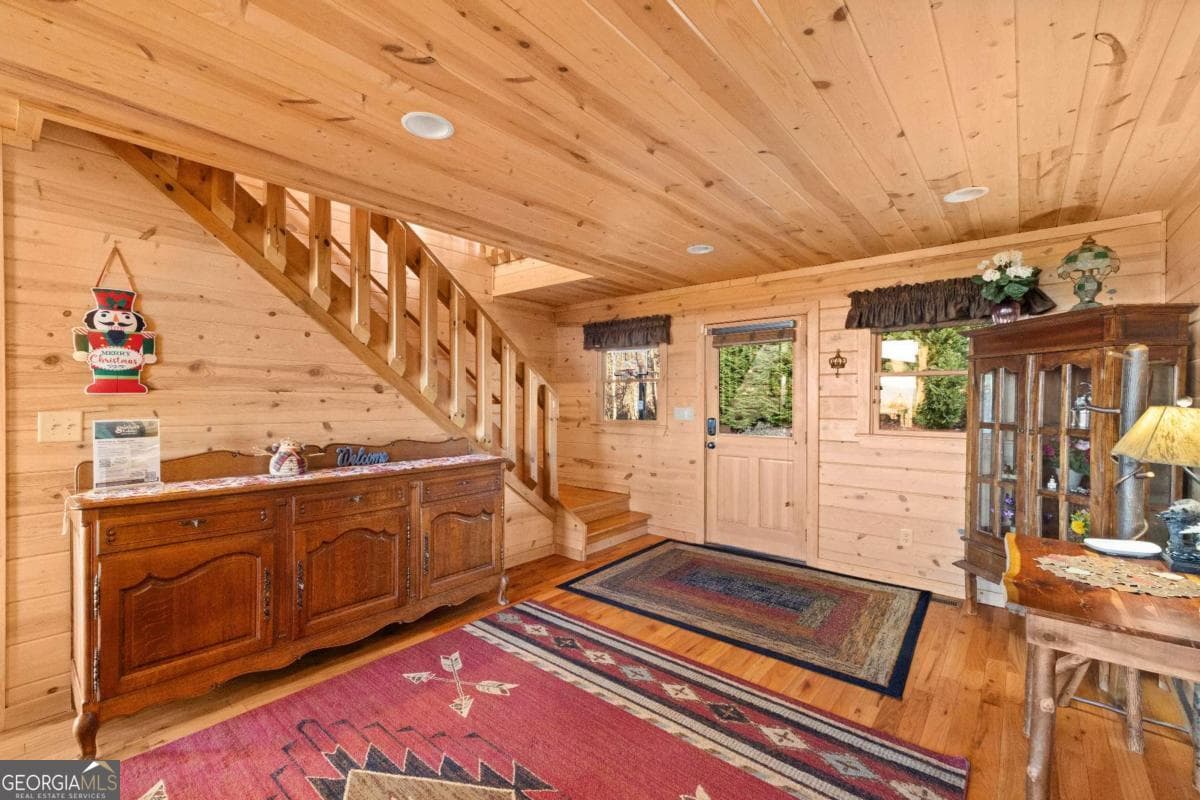 5 bedroom, 3.5 bathroom, 4,120 sq ft cabin,single family residence for sale at 1359 Mountain High Drive, Mineral Bluff, GA 30559 — photo 5