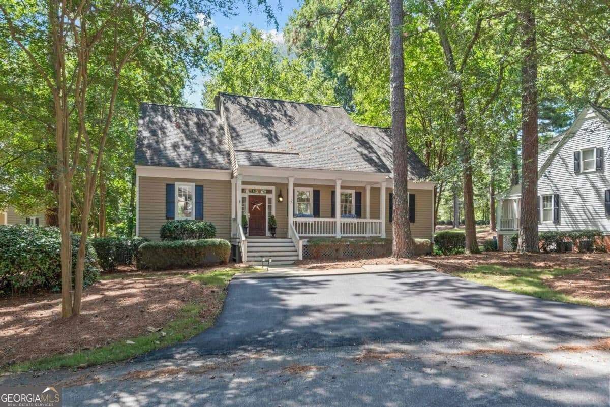 2 bedroom, 2.5 bathroom, 1,368 sq ft single family residence for sale at 112 Seven Oaks Way, Eatonton, GA 31024 — photo 1 of 47