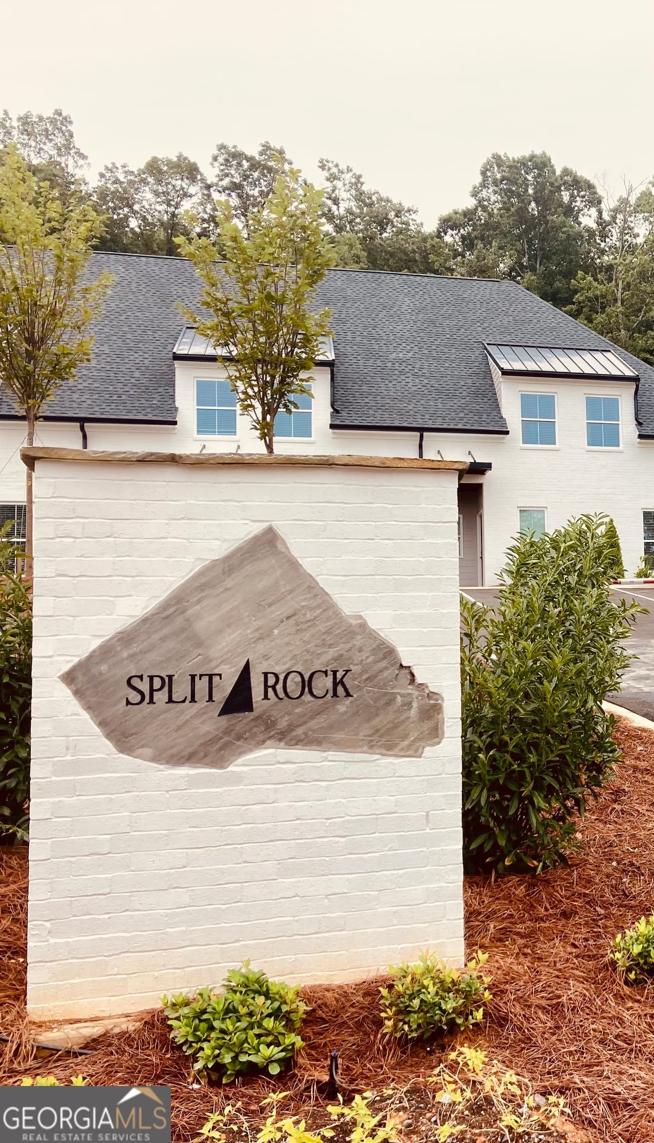 3 bedroom, 2.5 bathroom, 1,642 sq ft townhouse for rent at 119 Chateau Drive, Rome, GA 30161 for $1,995 a month — photo 2