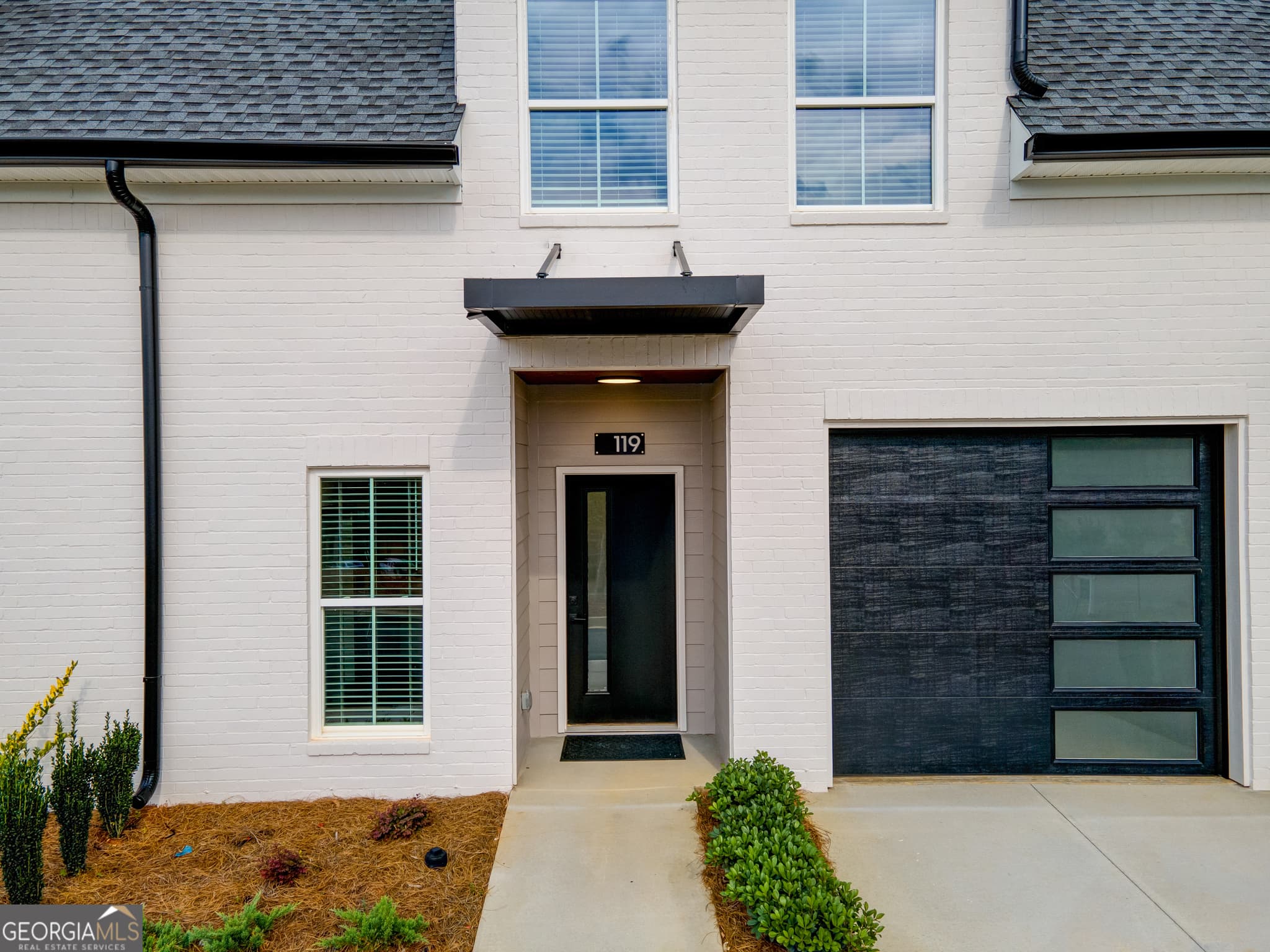 3 bedroom, 2.5 bathroom, 1,642 sq ft townhouse for rent at 119 Chateau Drive, Rome, GA 30161 for $1,995 a month