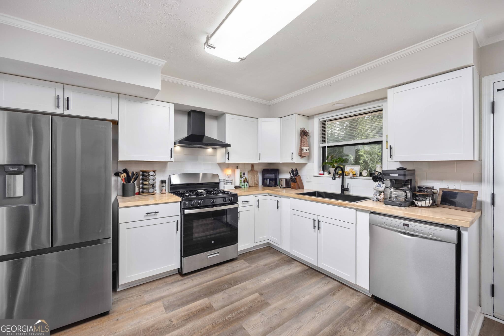 4 bedroom, 3 bathroom, 1,979 sq ft single family residence for sale at 3838 Lyn Drive, Columbus, GA 31909 — photo 4