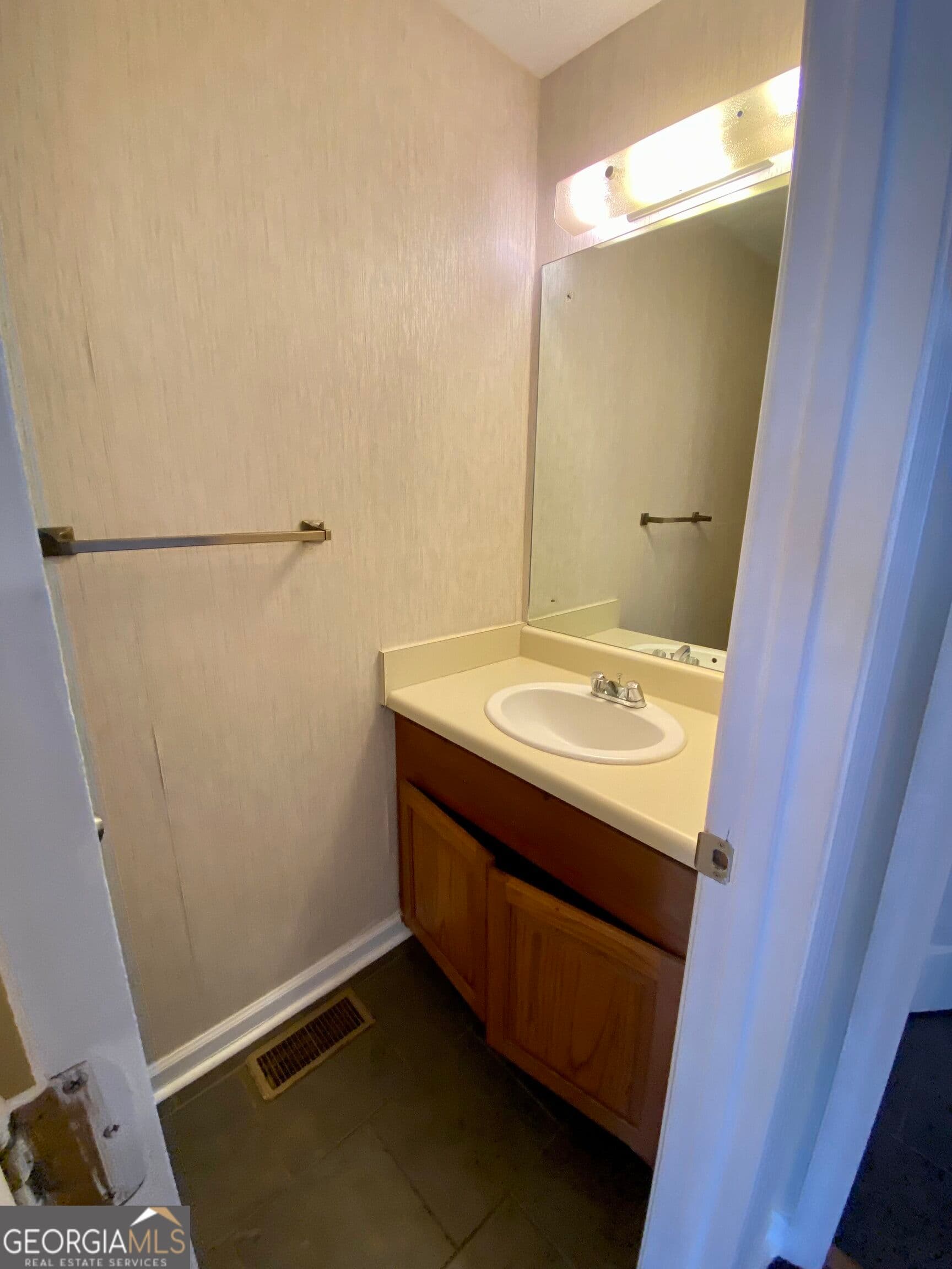 2 bedroom, 2.5 bathroom, 1,202 sq ft apartment for rent at 164 Berlin Court, Athens, GA 30601 for $1,300 a month — photo 5