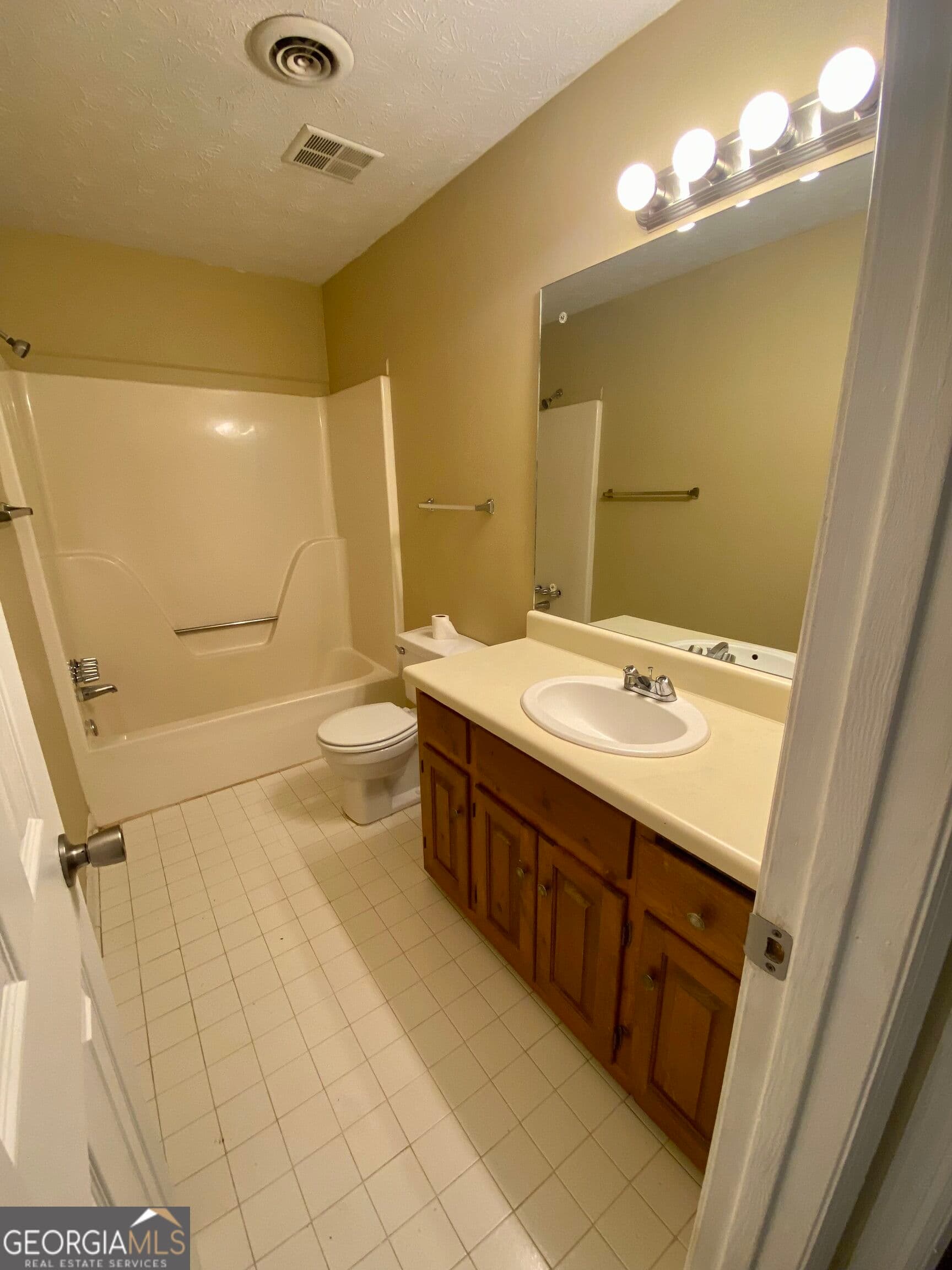 2 bedroom, 2.5 bathroom, 1,202 sq ft apartment for rent at 164 Berlin Court, Athens, GA 30601 for $1,300 a month — photo 8