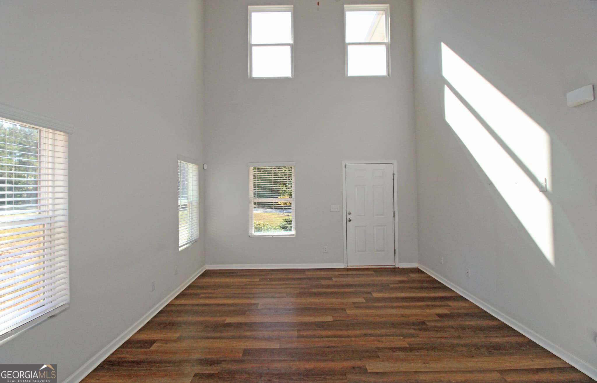 4 bedroom, 3 bathroom, 2,112 sq ft single family residence for sale at 85 Triumph Trail, Covington, GA 30016 — photo 7