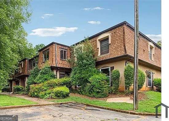 3 bedroom, 2 bathroom, 1,628 sq ft condominium for sale at 2920 Parc Lorraine, Lithonia, GA 30038 — photo 1 of 9