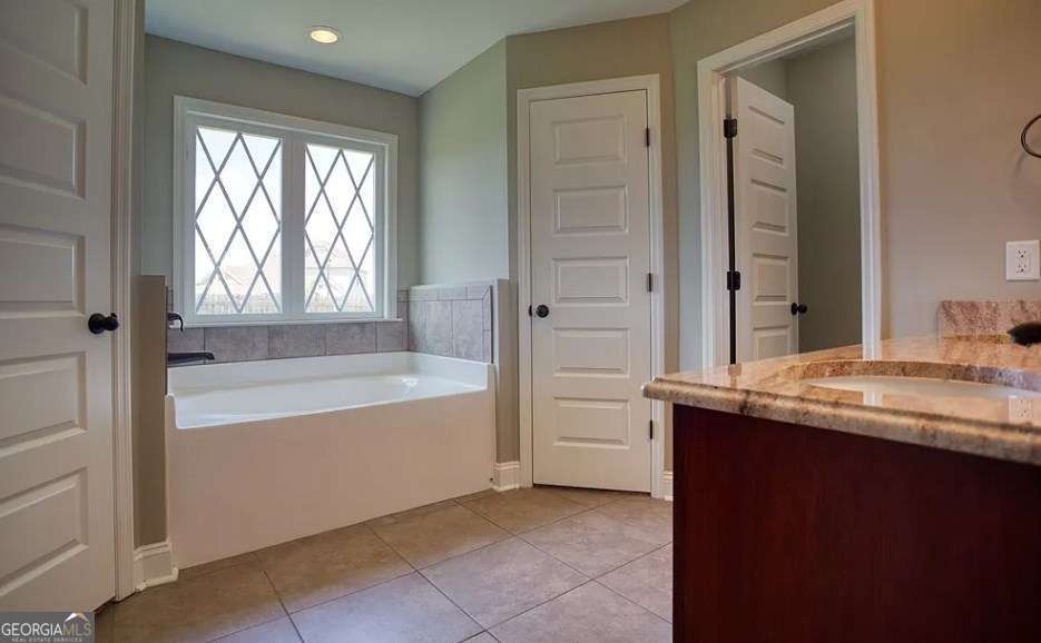 4 bedroom, 2 bathroom, 1,840 sq ft single family residence under contract at 4077 Mckenzie Lane, Valdosta, GA 31605 — photo 6