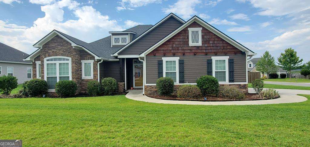 4 bedroom, 2 bathroom, 1,840 sq ft single family residence under contract at 4077 Mckenzie Lane, Valdosta, GA 31605