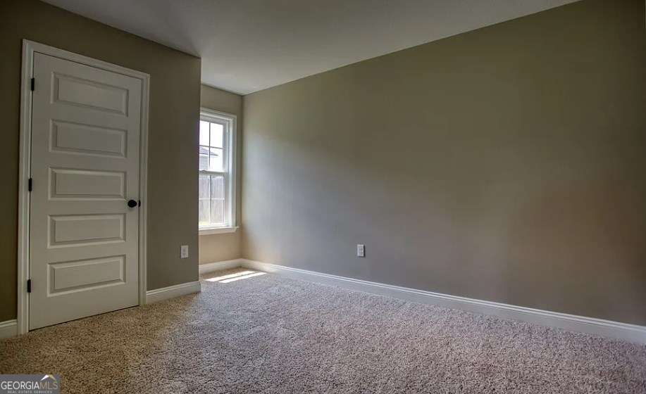 4 bedroom, 2 bathroom, 1,840 sq ft single family residence under contract at 4077 Mckenzie Lane, Valdosta, GA 31605 — photo 8