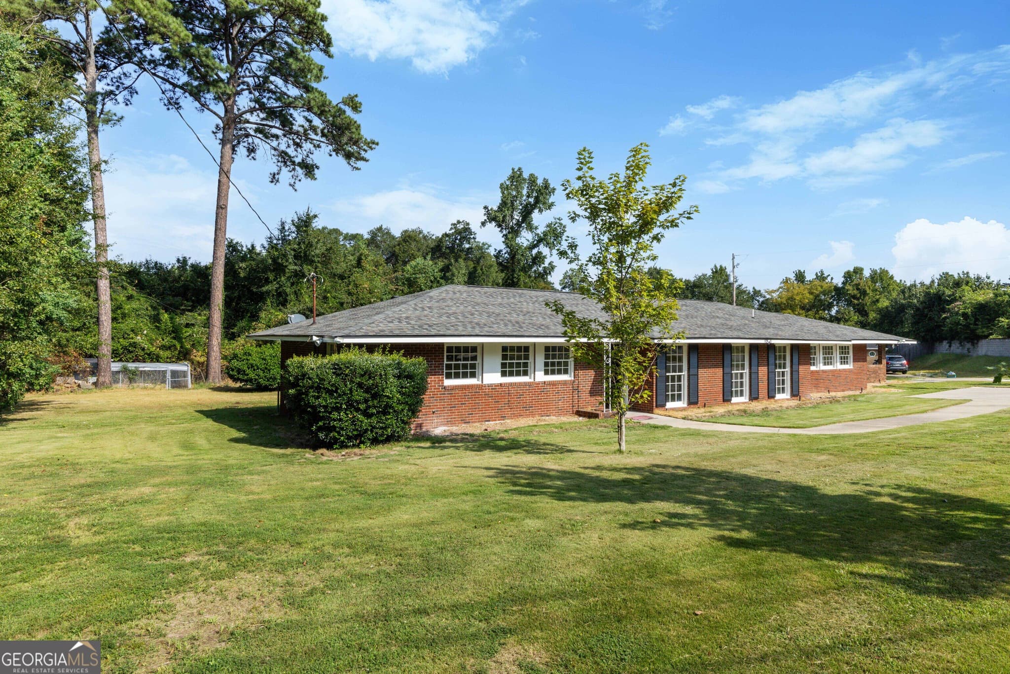 3 bedroom, 2 bathroom, 2,256 sq ft single family residence under contract at 1841 Celeste Drive, Columbus, GA 31907 — photo 2