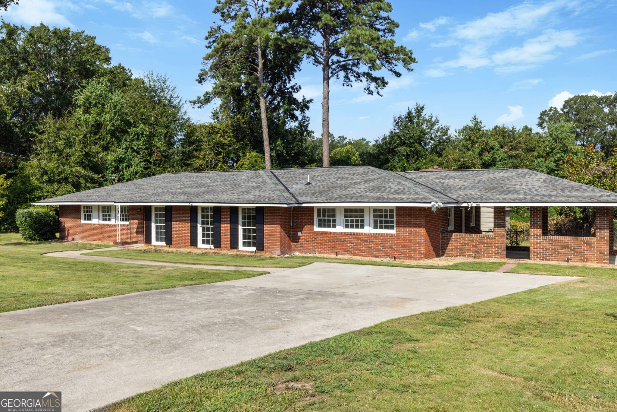 3 bedroom, 2 bathroom, 2,256 sq ft single family residence under contract at 1841 Celeste Drive, Columbus, GA 31907 — photo 3