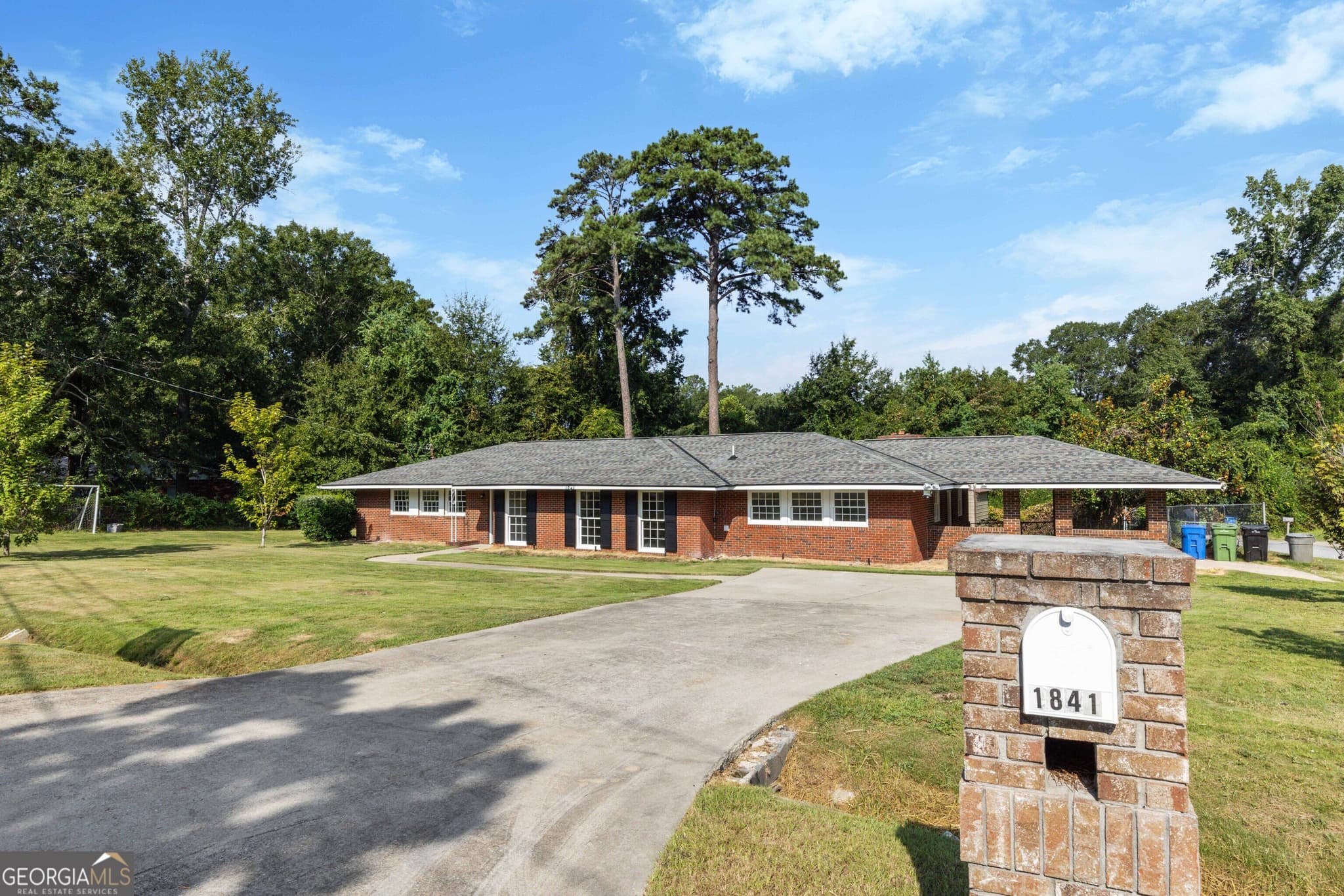 3 bedroom, 2 bathroom, 2,256 sq ft single family residence under contract at 1841 Celeste Drive, Columbus, GA 31907 — photo 4