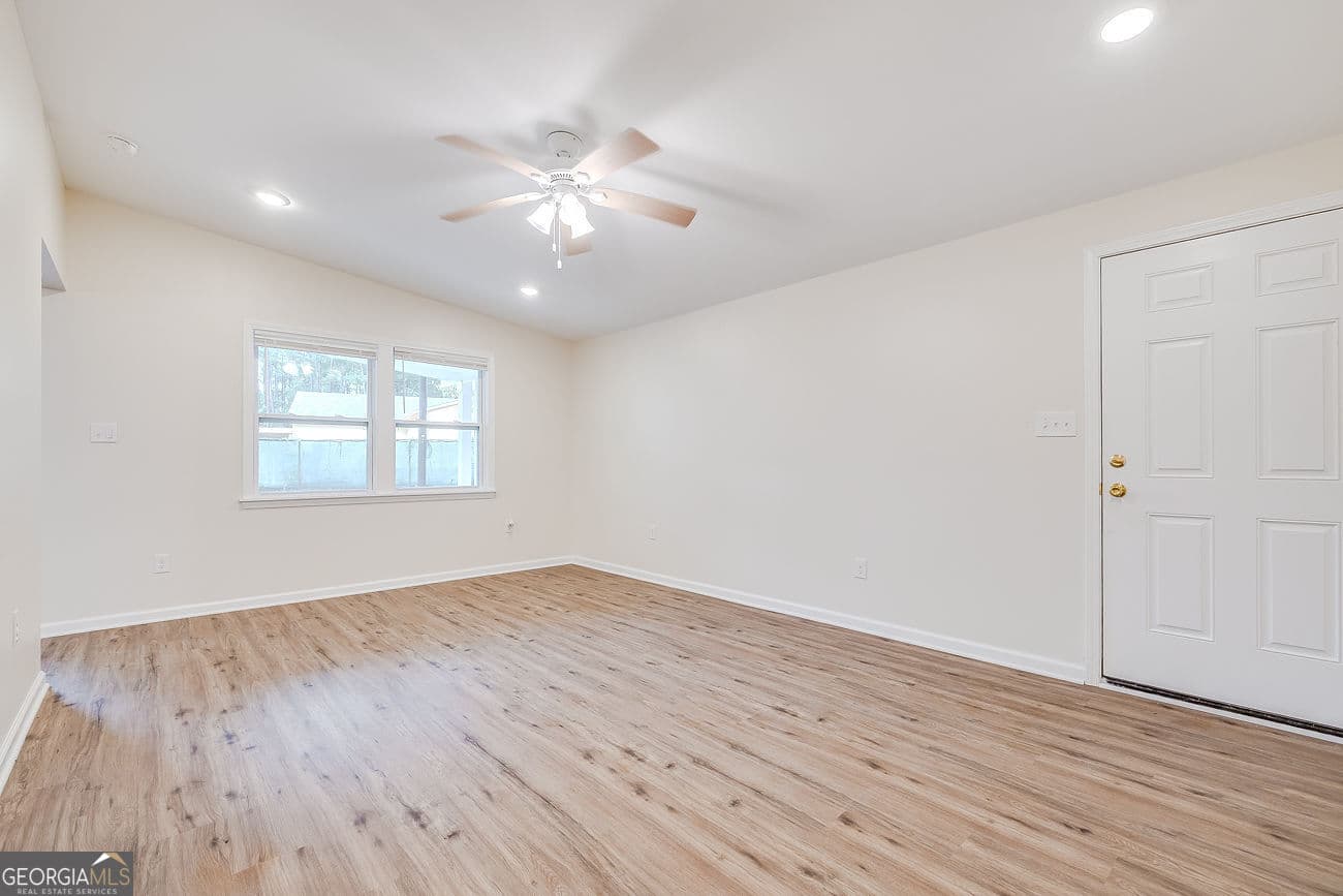 3 bedroom, 2 bathroom, 1,566 sq ft single family residence for sale at 317 Willow Road, Savannah, GA 31419 — photo 6