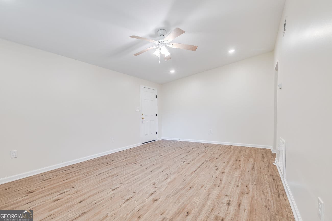 3 bedroom, 2 bathroom, 1,566 sq ft single family residence for sale at 317 Willow Road, Savannah, GA 31419 — photo 7