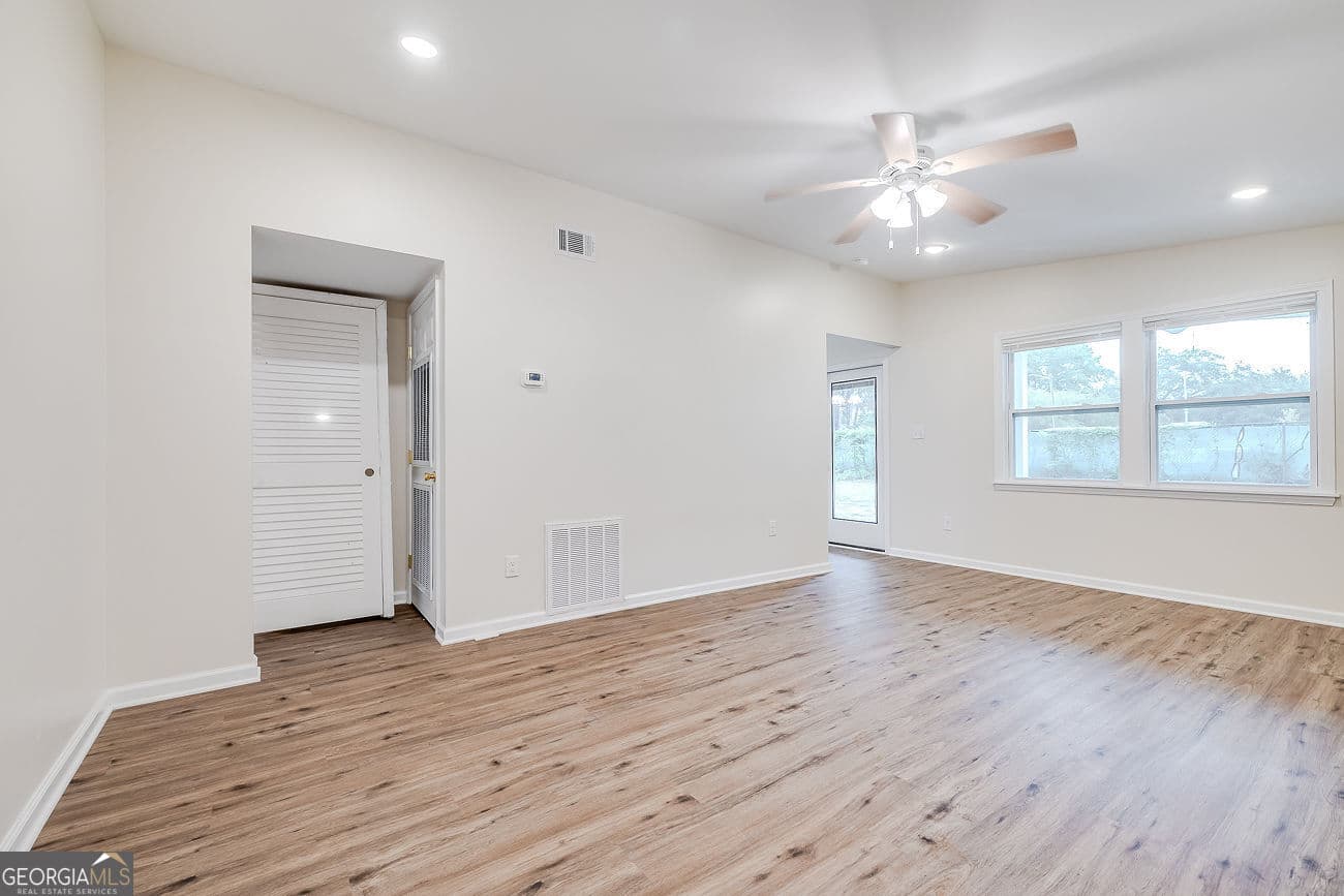 3 bedroom, 2 bathroom, 1,566 sq ft single family residence for sale at 317 Willow Road, Savannah, GA 31419 — photo 5