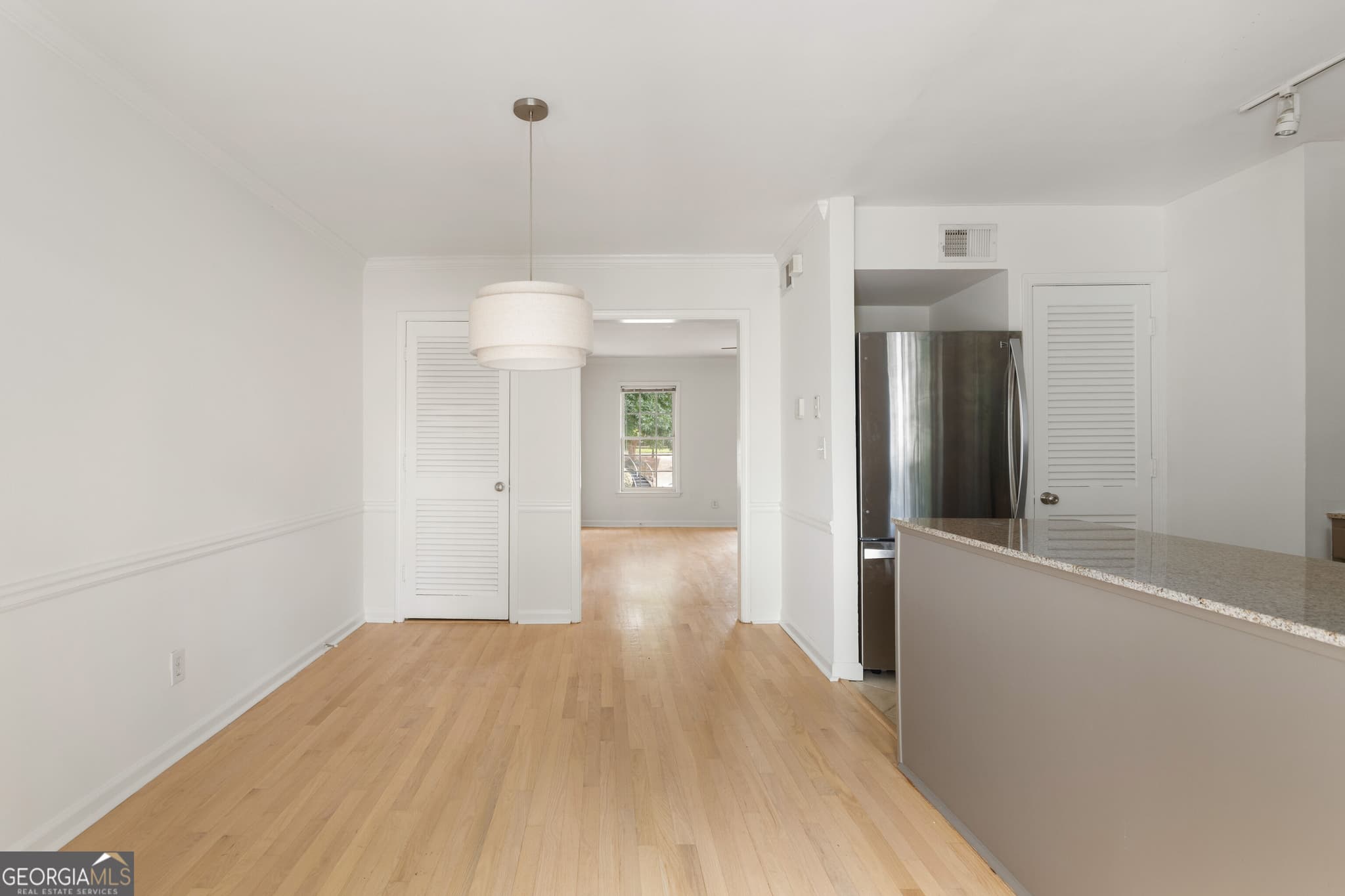 2 bedroom, 2 bathroom, 1,050 sq ft condominium for sale at 1101 Collier Road L5, Atlanta, GA 30318 — photo 6