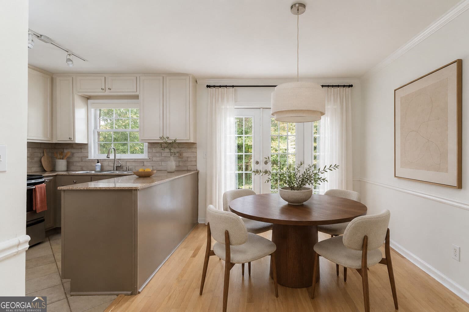 2 bedroom, 2 bathroom, 1,050 sq ft condominium for sale at 1101 Collier Road L5, Atlanta, GA 30318 — photo 5