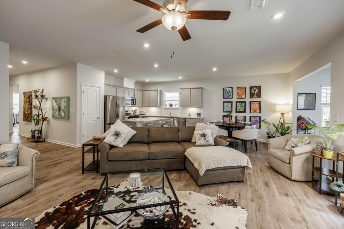 3 bedroom, 2 bathroom, 1,702 sq ft single family residence for sale at 671 Pineberry Court, Grayson, GA 30017 — photo 4