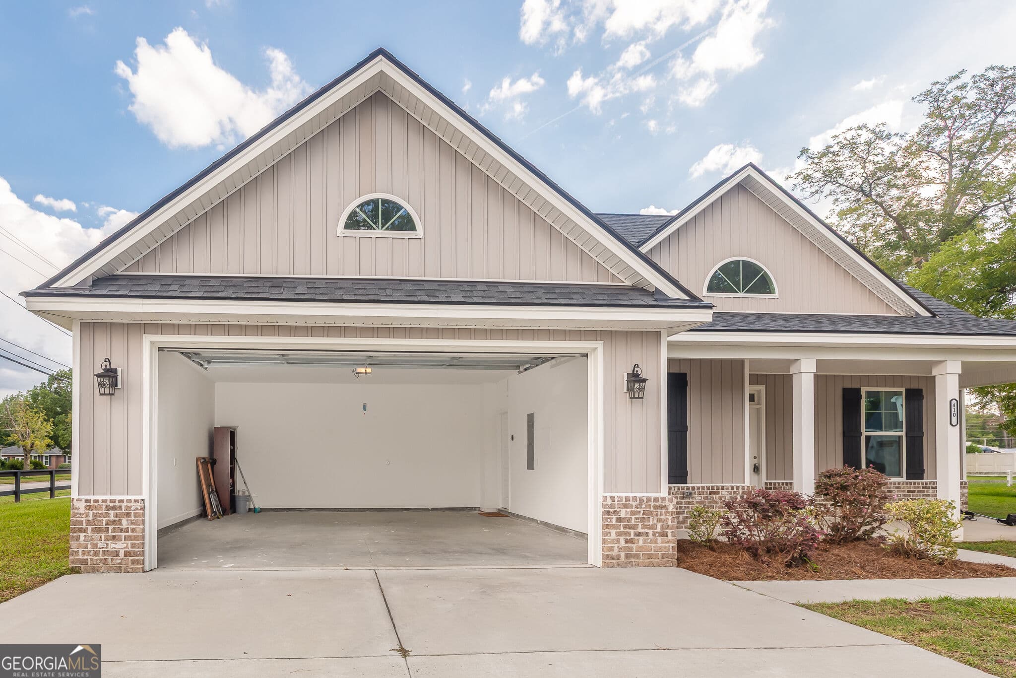 4 bedroom, 2.5 bathroom, 2,031 sq ft single family residence for sale at 410 A N Caswell Street, Glennville, GA 30427 — photo 6
