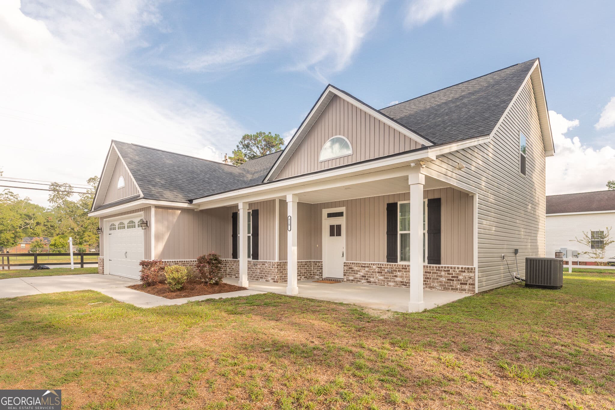 4 bedroom, 2.5 bathroom, 2,031 sq ft single family residence for sale at 410 A N Caswell Street, Glennville, GA 30427 — photo 4